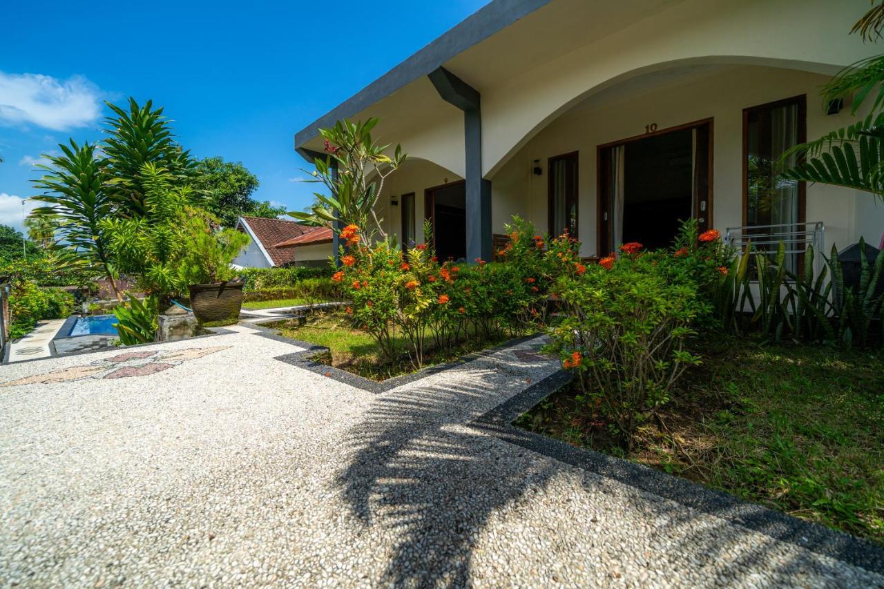 Family Garden Homestay Senggigi Exterior foto