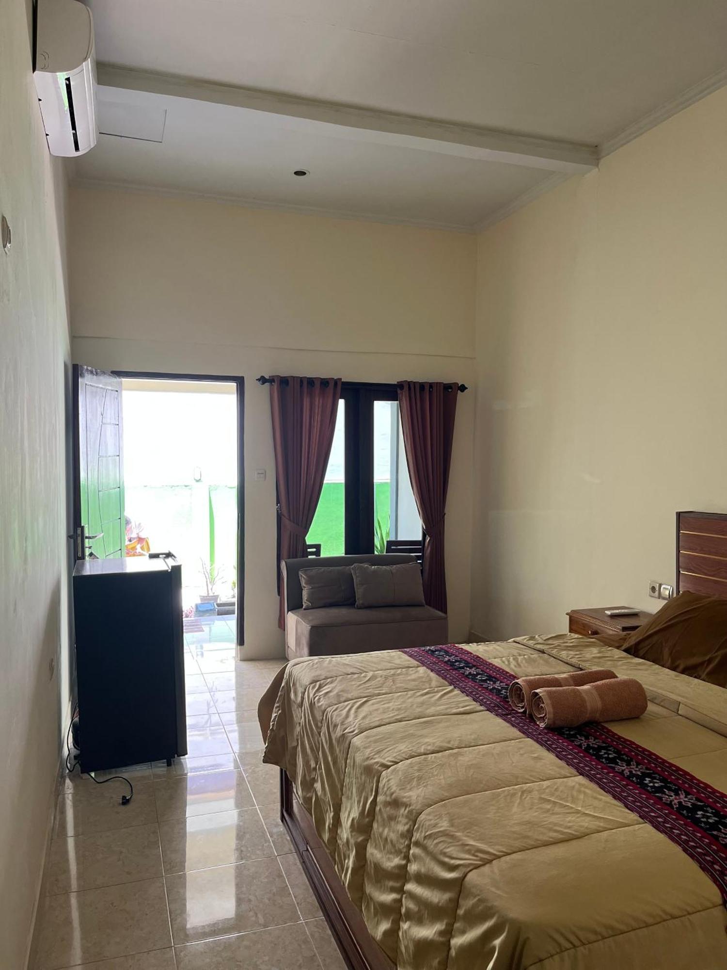 Family Garden Homestay Senggigi Exterior foto